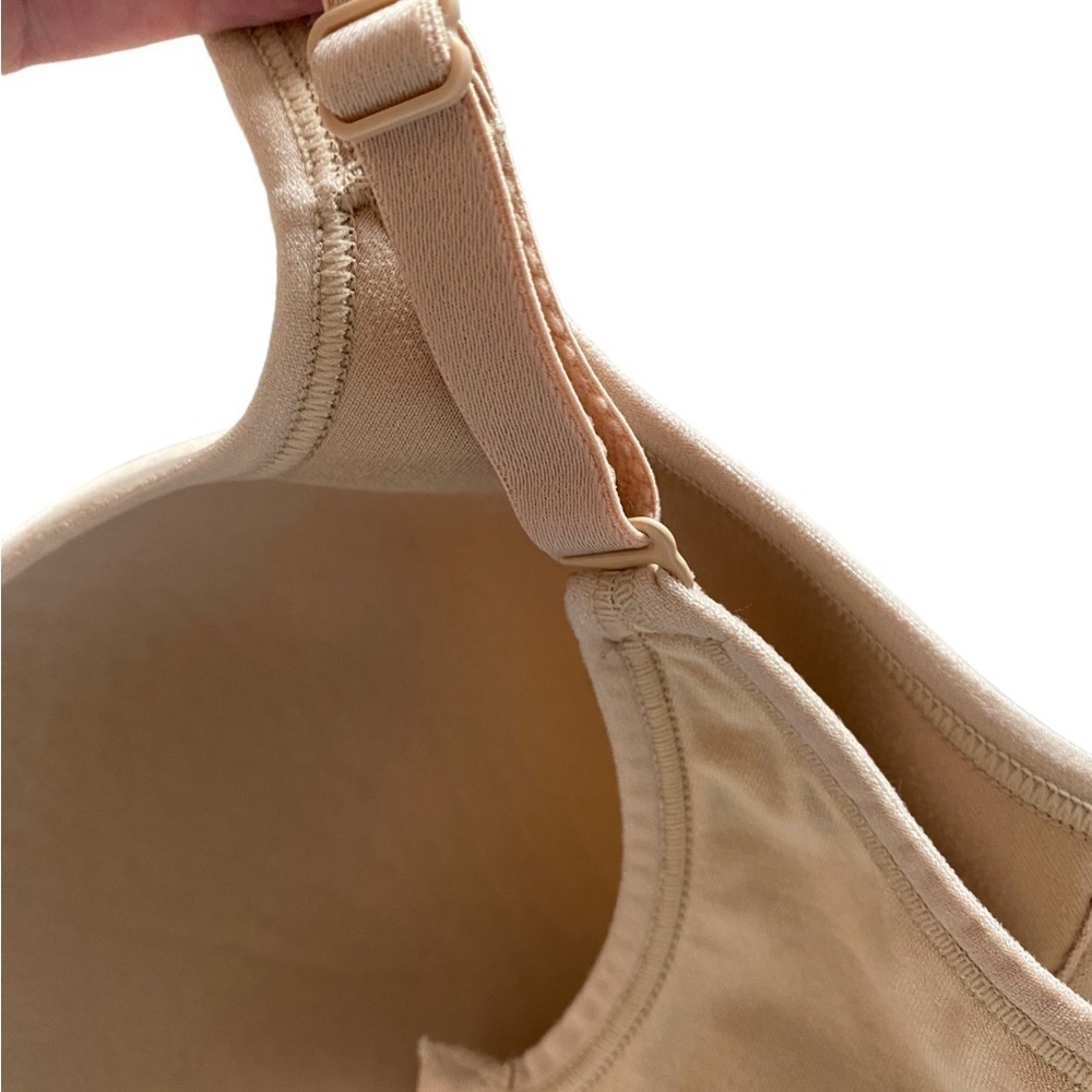 Bali wireless light ultra-thin foam cups and Comfort-U straps 38C
C - Picture 5 of 7